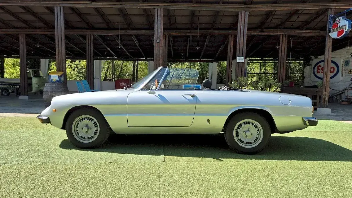 Usata Alfa Romeo GT Junior 88 CV (64 kW) 1976 Argento Cabrio
