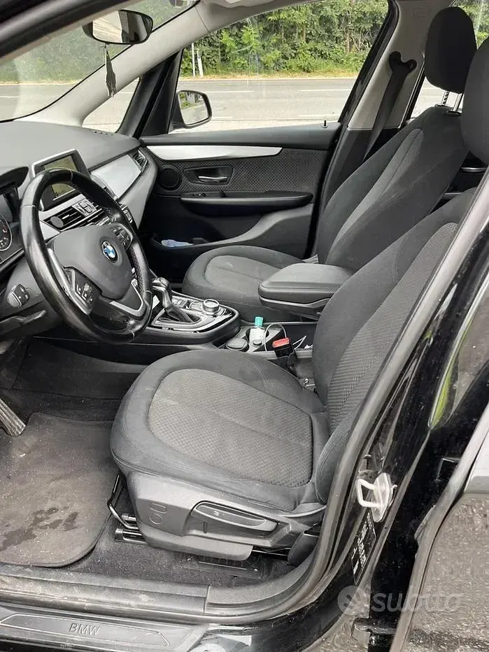 Usata BMW 218 Advantage 150 CV (110 kW) 2016 Nero Monovolume