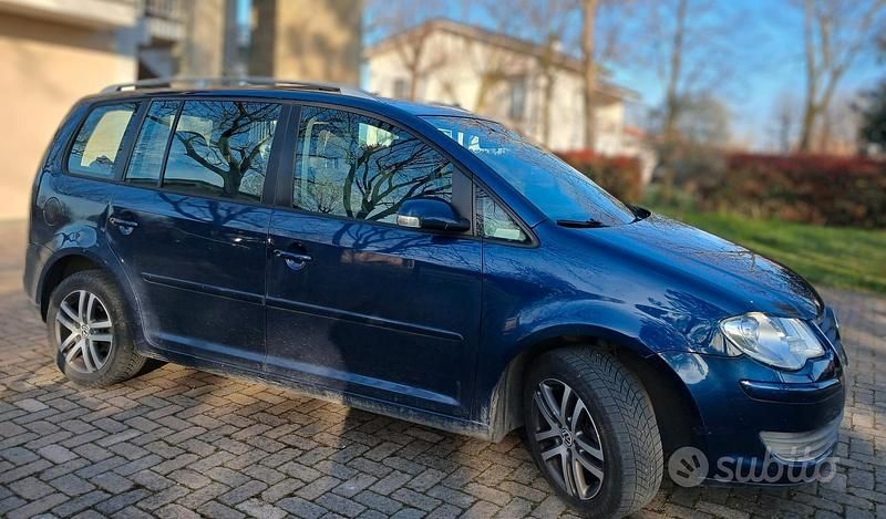 Usata VW Touran Trendline 110 CV (80 kW) 2008 Blu Monovolume