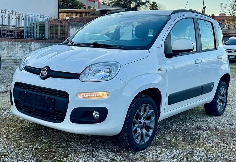 Usata Fiat Panda Lounge 85 CV (62 kW) 2017 Bianco Utilitaria