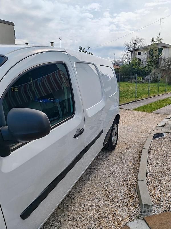 Usata Renault Kangoo 2021 Bianco Monovolume