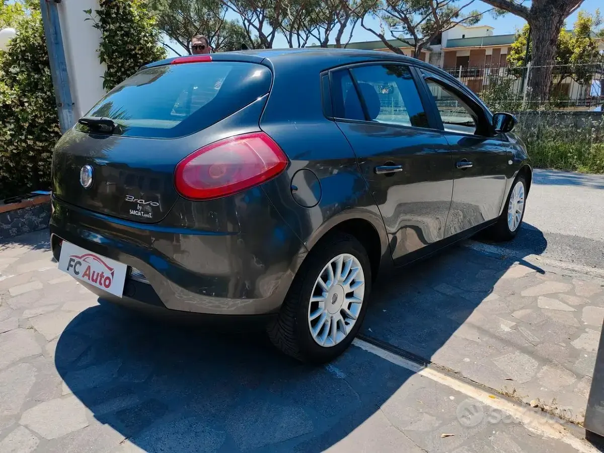 Usata Fiat Bravo Dynamic 90 CV (66 kW) 2008 Grigio Utilitaria
