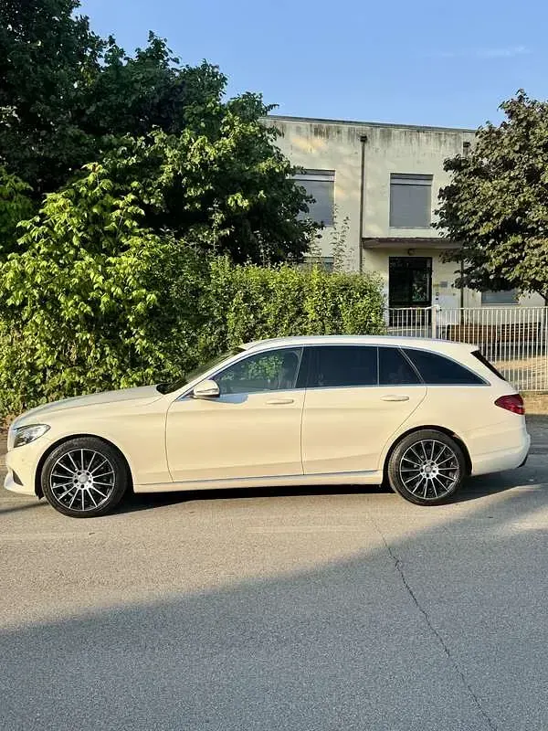 Usata Mercedes C220 190 CV (139 kW) 2017 Station wagon