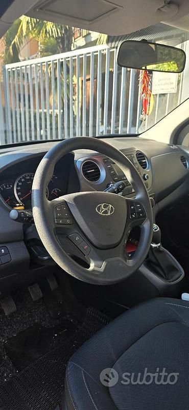 Usata Hyundai i10 83 CV (61 kW) 2017 Grigio Utilitaria