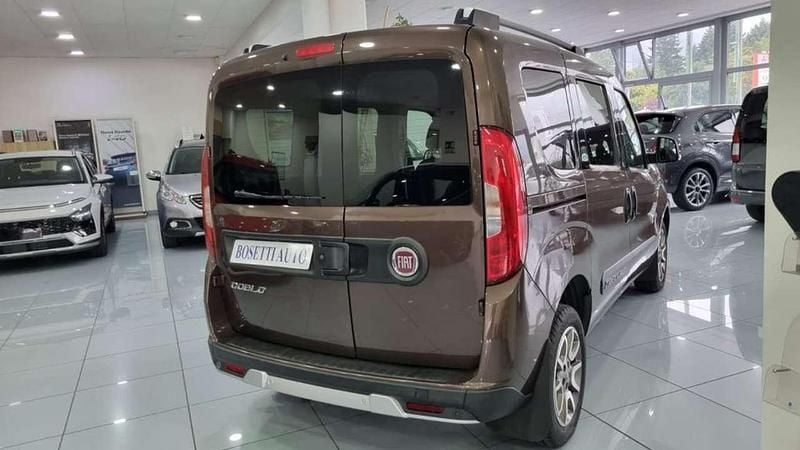 Usata Fiat Doblò Trekking 120 CV (88 kW) 2018 Marrone Monovolume