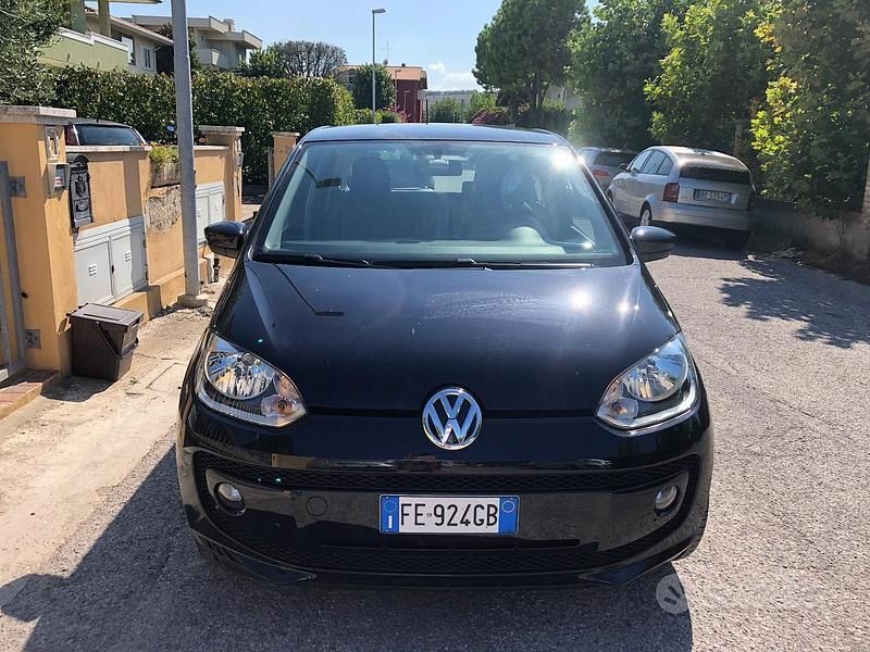 Usata VW up! CLUB 68 CV (50 kW) 2015 Nero Utilitaria