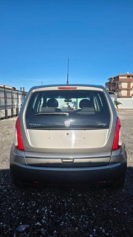 Gebraucht Lancia Musa 90 PS (66 kW) 2007 Braun Van / Kleinbus