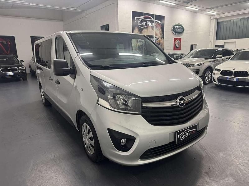 Argento Usata 2017 Opel Vivaro Monovolume | 12.400 € (Ottimo prezzo) - Immagine 1/4