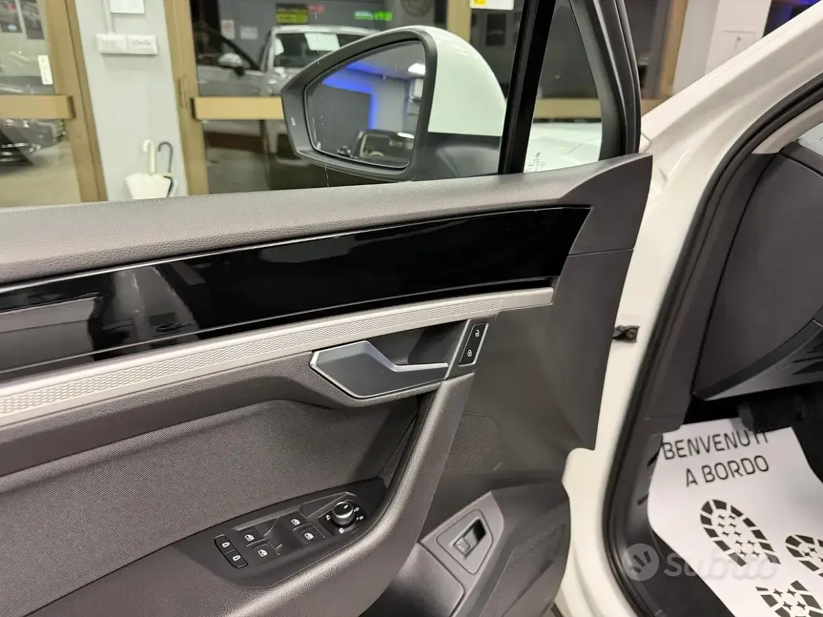 Usata VW Touareg Elegance 231 CV (169 kW) 2021 Bianco SUV