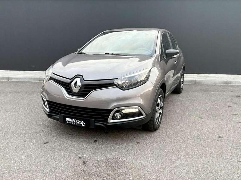 Usata Renault Captur 90 CV (66 kW) 2015 Grigio SUV