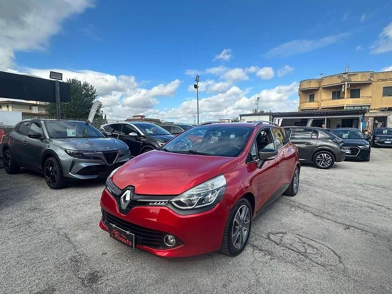 Usata Renault Clio GrandTour 90 CV (66 kW) 2014 Rosso Station wagon