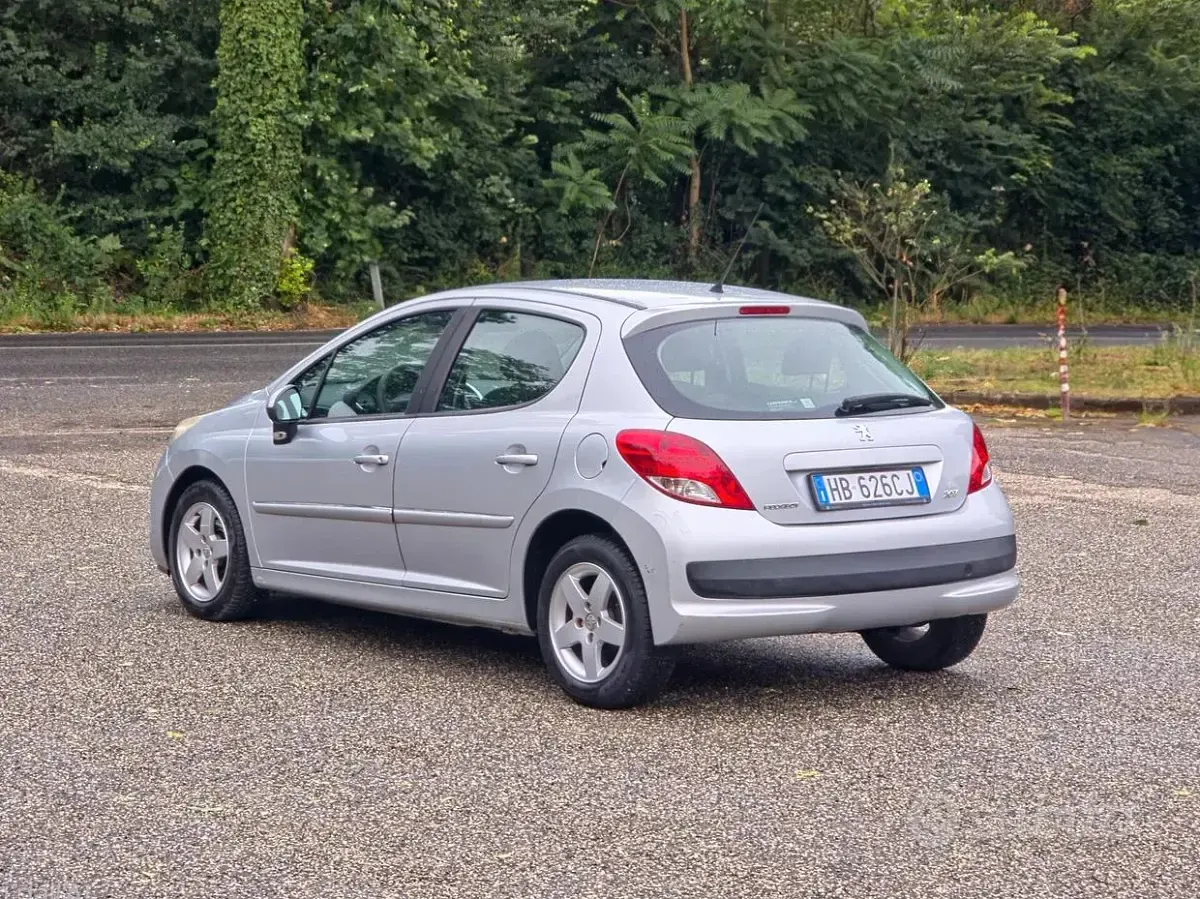 Usata Peugeot 207 68 CV (50 kW) 2010 Grigio Berlina