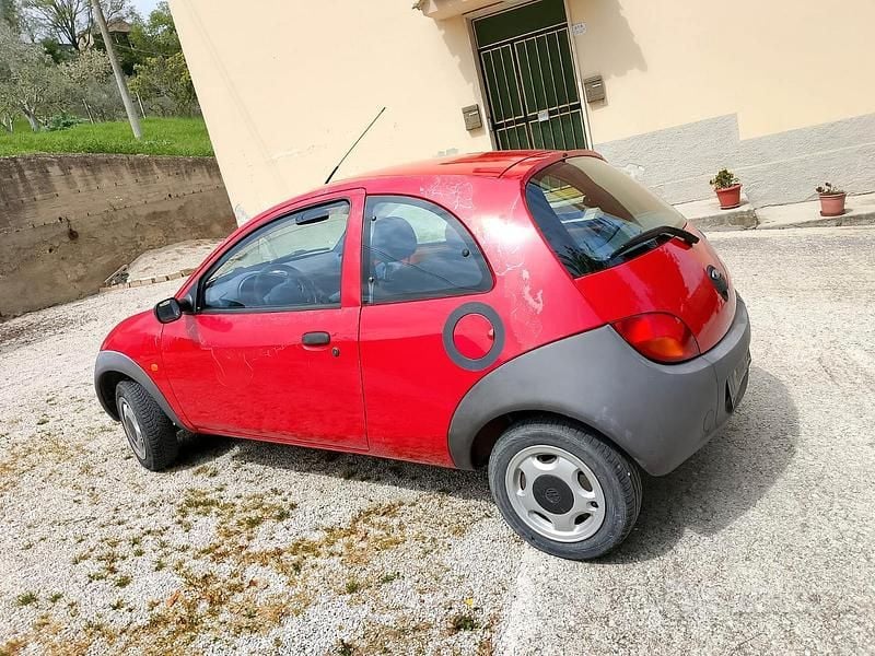 Usata Ford Ka 60 CV (44 kW) 1997 Rosso Utilitaria