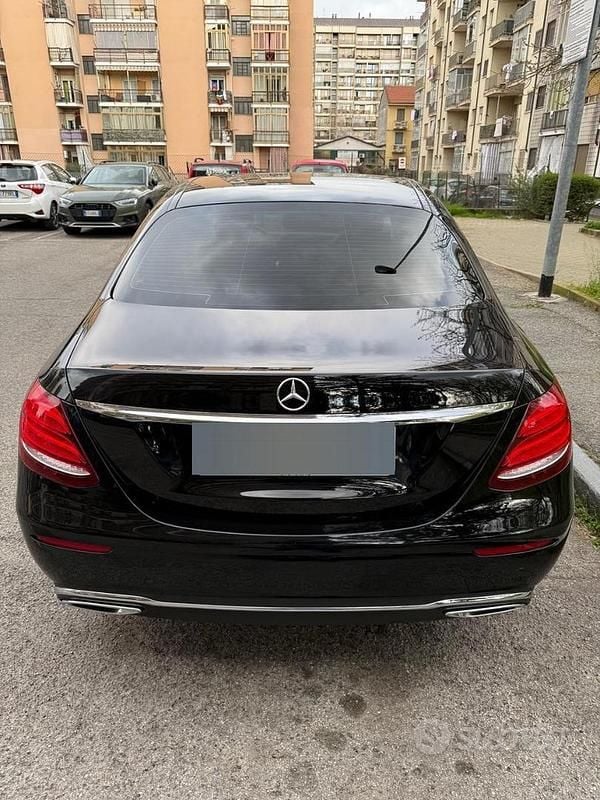 Usata Mercedes E200 150 CV (110 kW) 2018 Nero Berlina