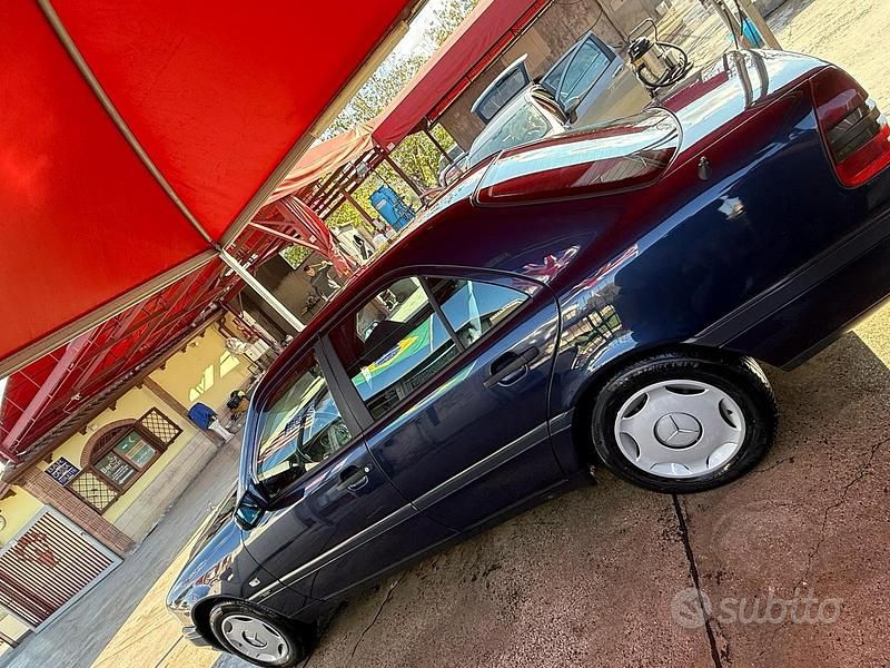 Usata Mercedes C220 95 CV (69 kW) 1997 Berlina