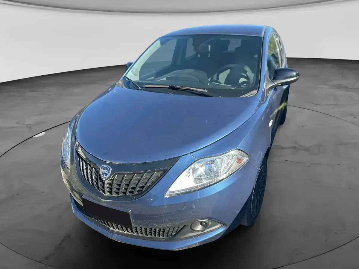 Usata Lancia Ypsilon Silver 70 CV (51 kW) 2023 Blu Utilitaria