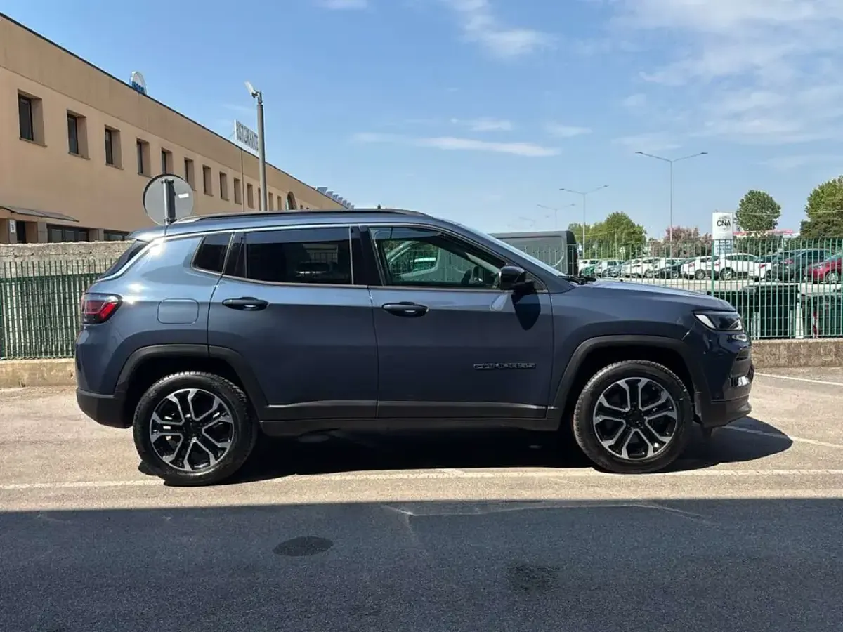 Usata Jeep Compass Limited 190 CV (139 kW) 2022 Blu/azzurro SUV