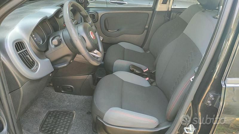 Usata Fiat Panda Easy 69 CV (50 kW) 2017 Nero / pastello Berlina