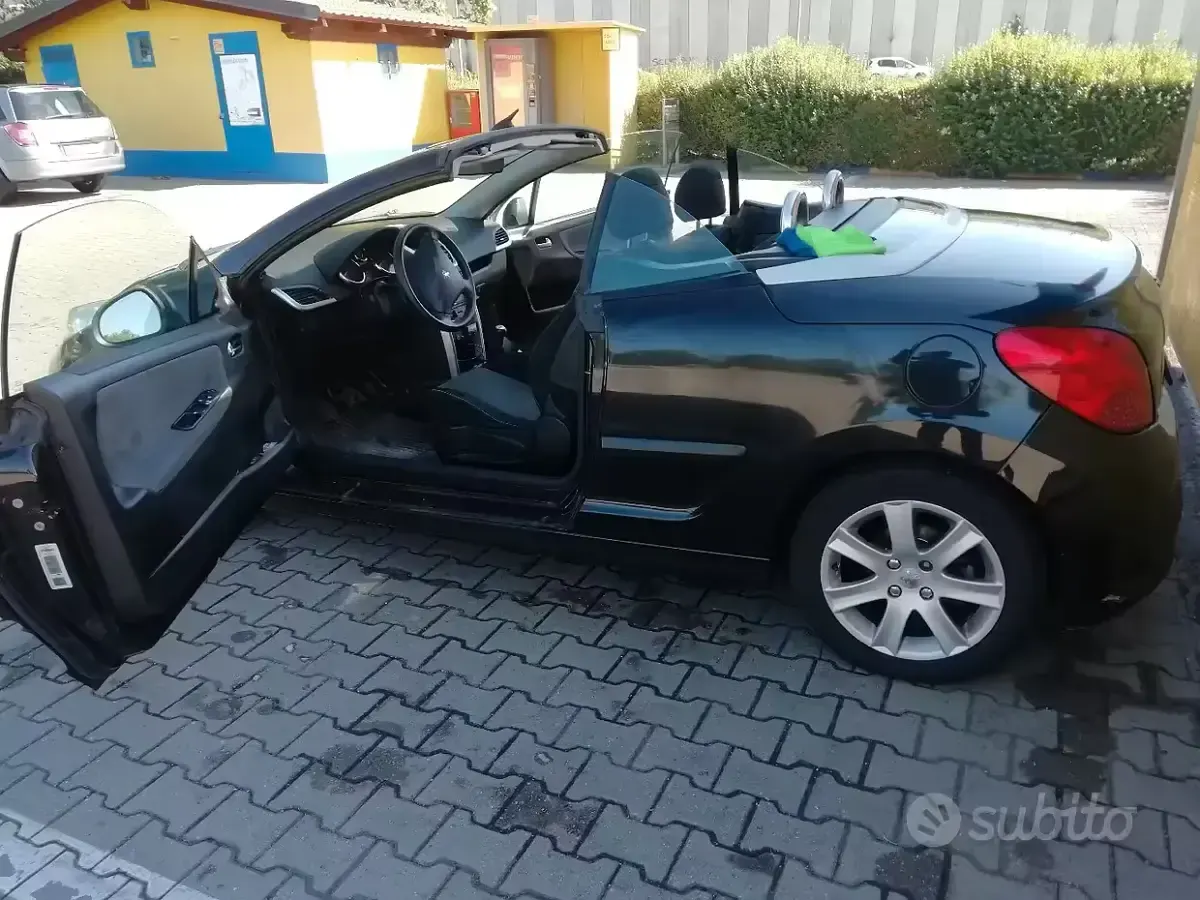 Usata Peugeot 207 CC 120 CV (88 kW) 2008 Nero Cabrio