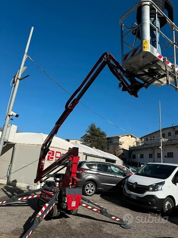 Usata Honda e 60 kW (82 CV) 2022 Rosso Utilitaria