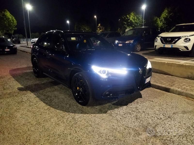 Usata Alfa Romeo Stelvio 210 CV (154 kW) 2019 Blu/azzurro SUV