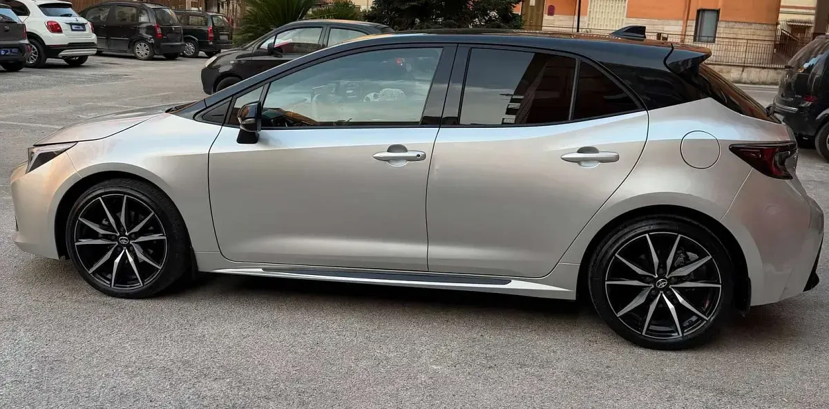 Usata Toyota Corolla Sport 140 CV (102 kW) 2023 Argento Berlina