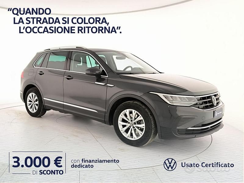 Usata VW Tiguan Life 150 CV (110 kW) 2022 Grigio urano SUV