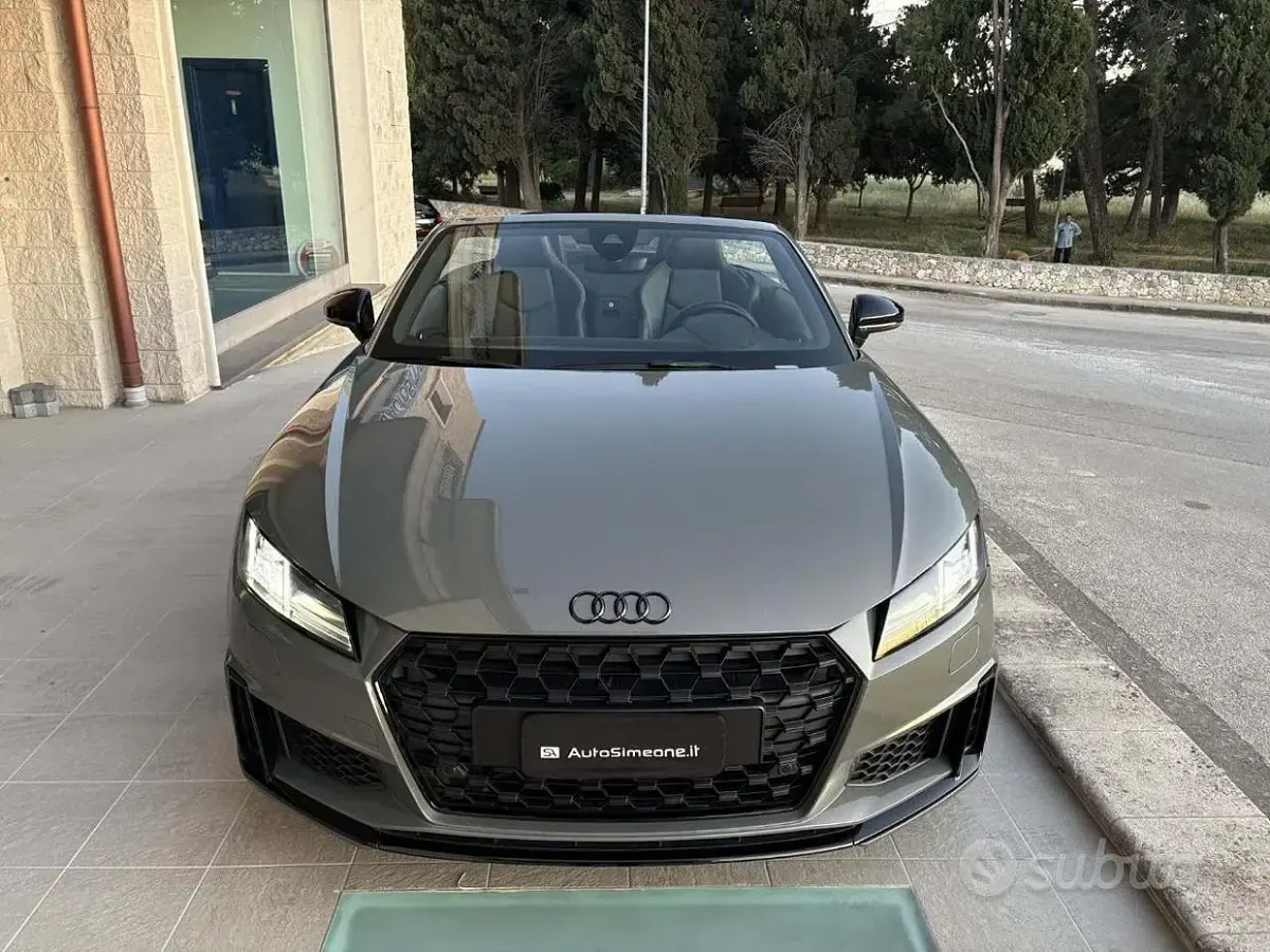 Usata Audi TT Roadster S-Line 197 CV (144 kW) 2022 Grigio Cabrio