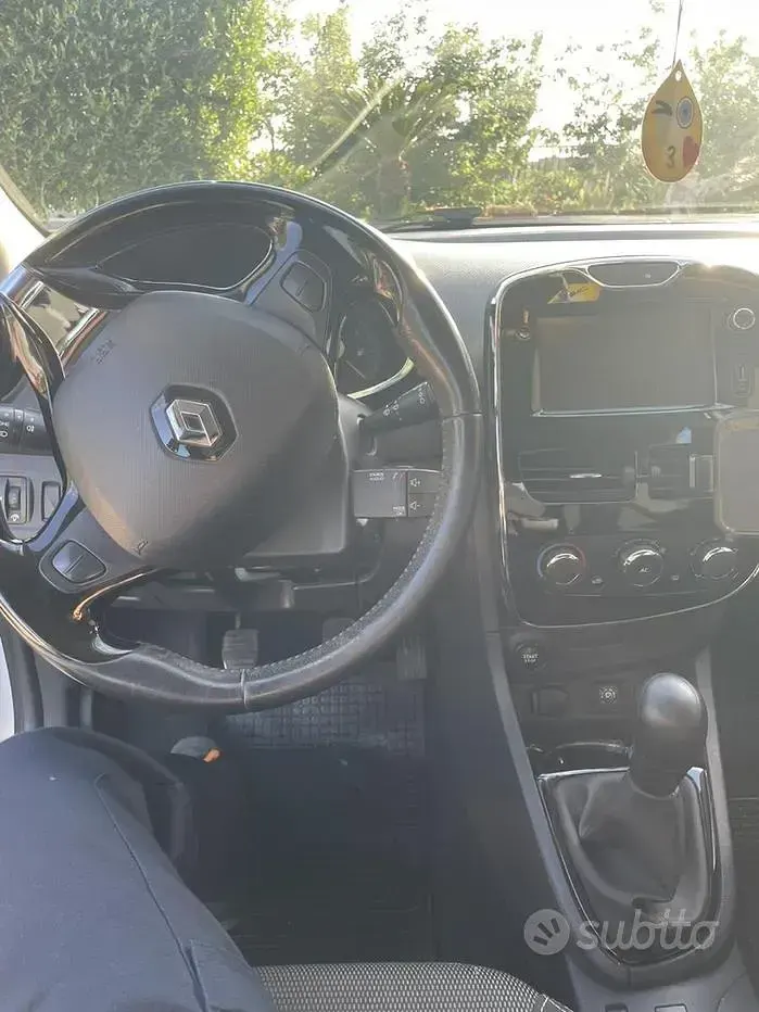 Usata Renault Clio 75 CV (55 kW) 2014 Bianco Utilitaria
