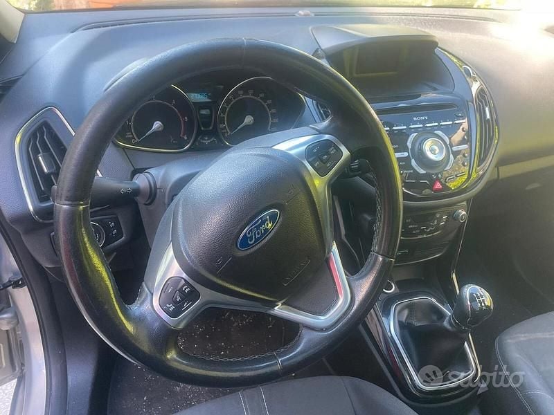Usado Ford B-MAX 95 CV (69 kW) 2013 Gris Monovolumen
