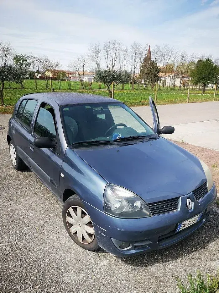 Usata Renault Clio II 58 CV (42 kW) 2007 Berlina