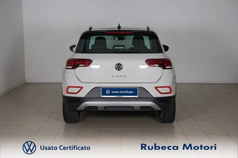 Usata VW T-Roc Life 116 CV (85 kW) 2023 Beige SUV