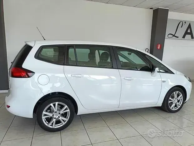 Usata Opel Zafira Tourer 149 CV (109 kW) 2013 Monovolume