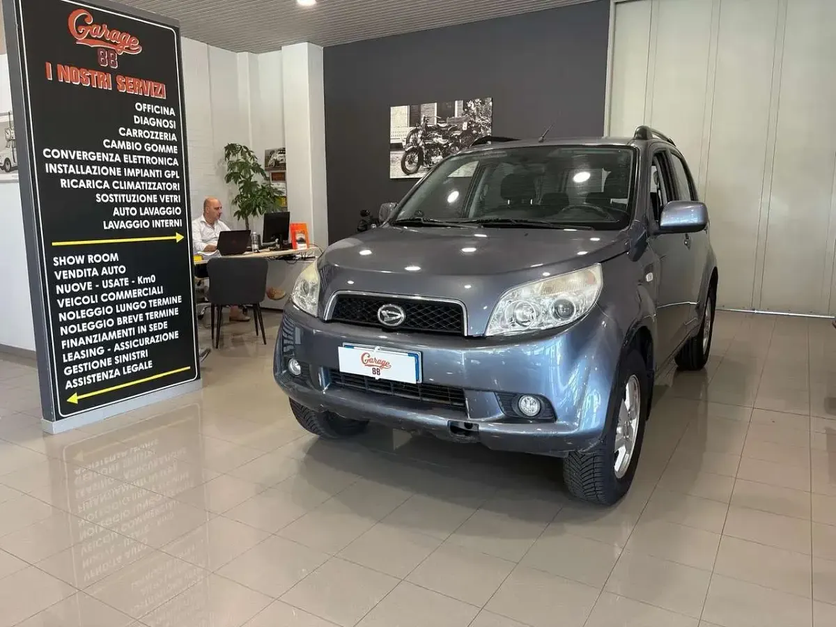 Usata Daihatsu Terios 86 CV (63 kW) 2007 Grigio metallizzato SUV