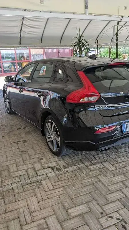Usata Volvo V40 Momentum 120 CV (88 kW) 2016 Berlina