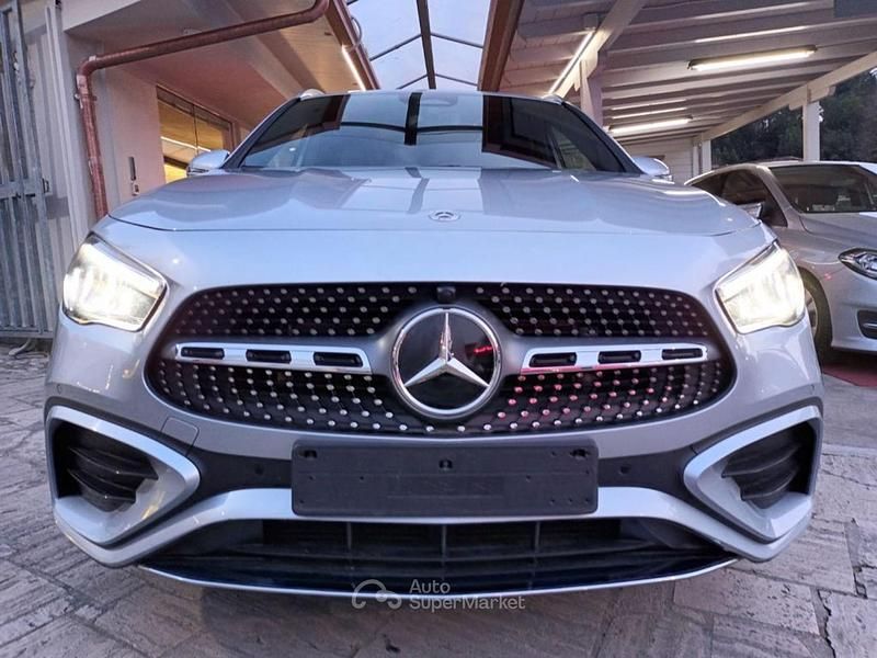 Usata Mercedes GLA200 Premium 150 CV (110 kW) 2025 Argento SUV