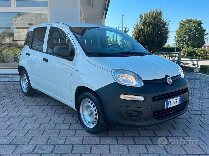 Usata Fiat Panda Easy 69 CV (50 kW) 2019 Bianco Utilitaria