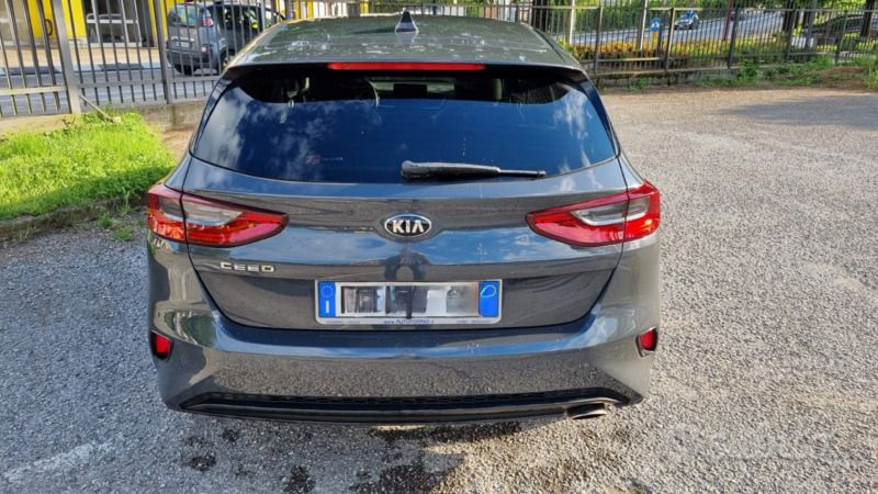 Usata Kia Ceed 140 CV (102 kW) 2019 Grigio Utilitaria
