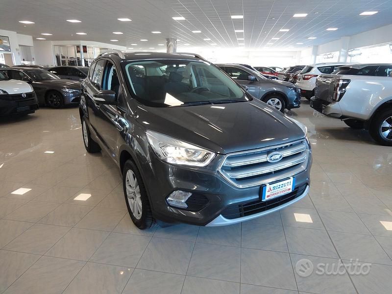Usata Ford Kuga S 150 CV (110 kW) 2019 Grigio SUV
