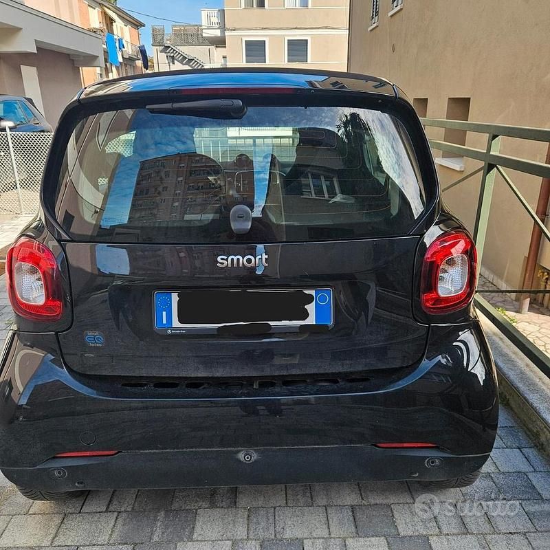 Usata Smart ForTwo Coupé Passion 41 kW (56 CV) 2023 Nero Utilitaria