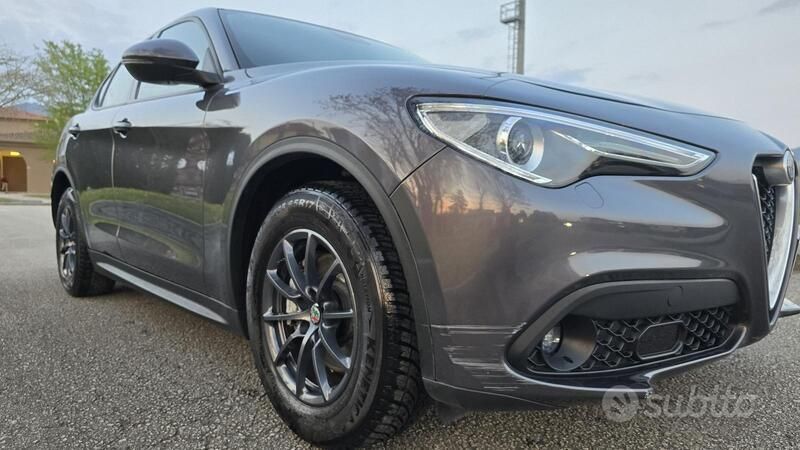 Grigio Usata 2017 Alfa Romeo Stelvio SUV | 18.200 € (Cara) - Immagine 1/4