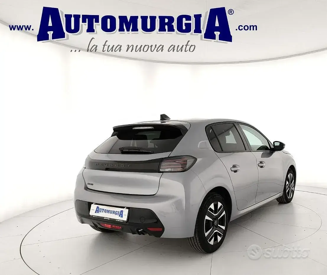 Usata Peugeot 208 Allure 101 CV (74 kW) 2025 Grigio Utilitaria