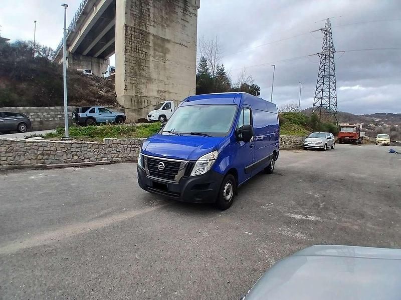 Usata Nissan Interstar 135 CV (99 kW) 2022 Blu/azzurro Furgone