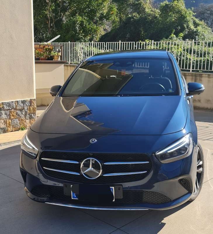 Usata Mercedes B180 Executive 116 CV (85 kW) 2019 Blu Monovolume