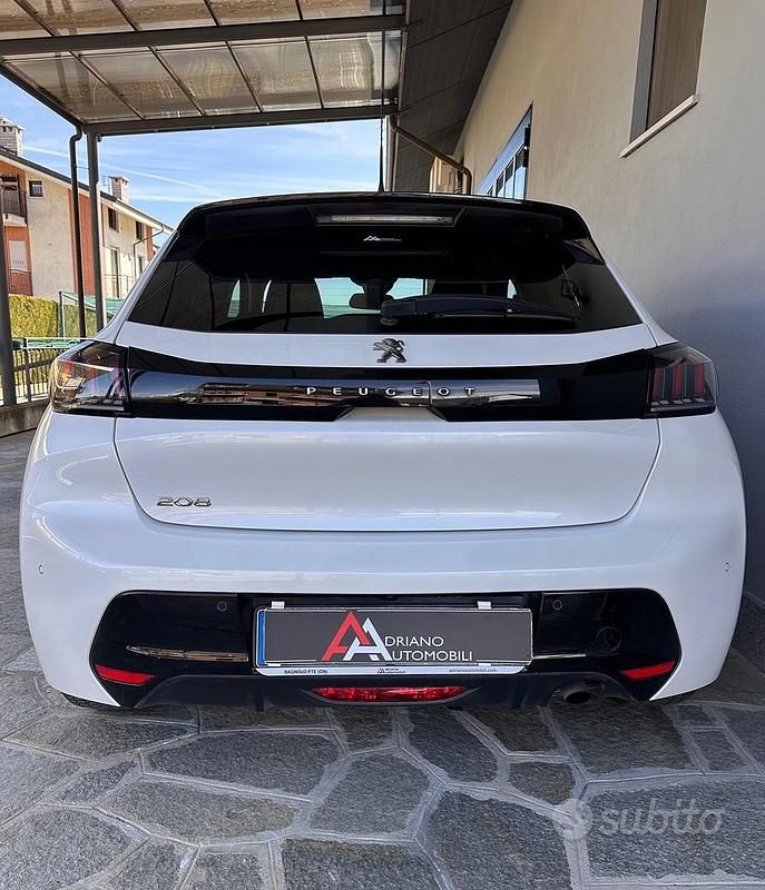 Usata Peugeot 208 Allure 75 CV (55 kW) 2022 Bianco Utilitaria