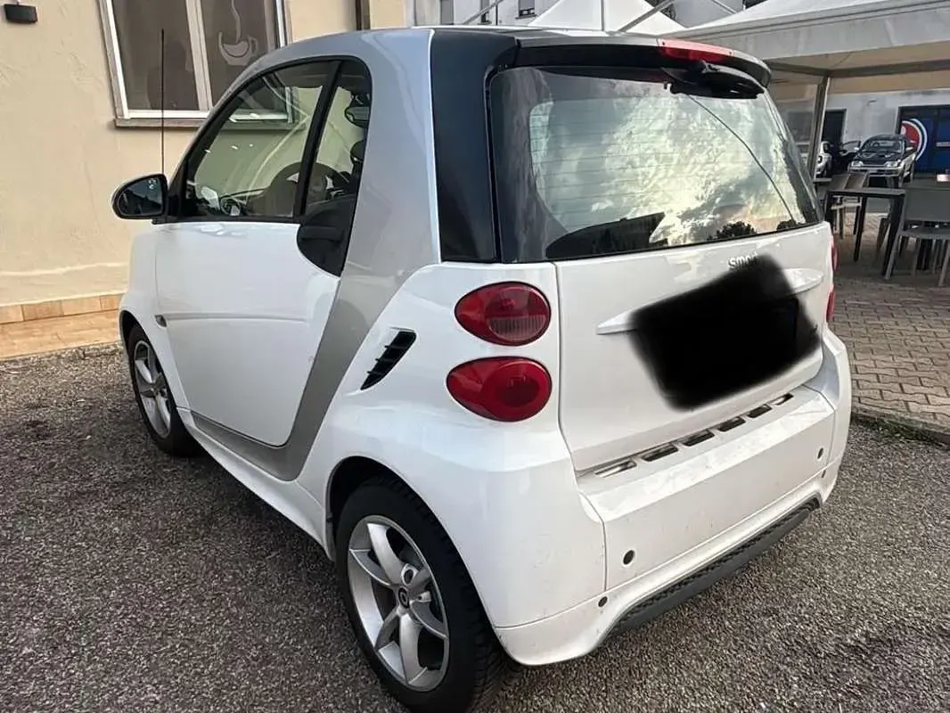 Usata Smart ForTwo Coupé 54 CV (39 kW) 2013 Bianco Coupé