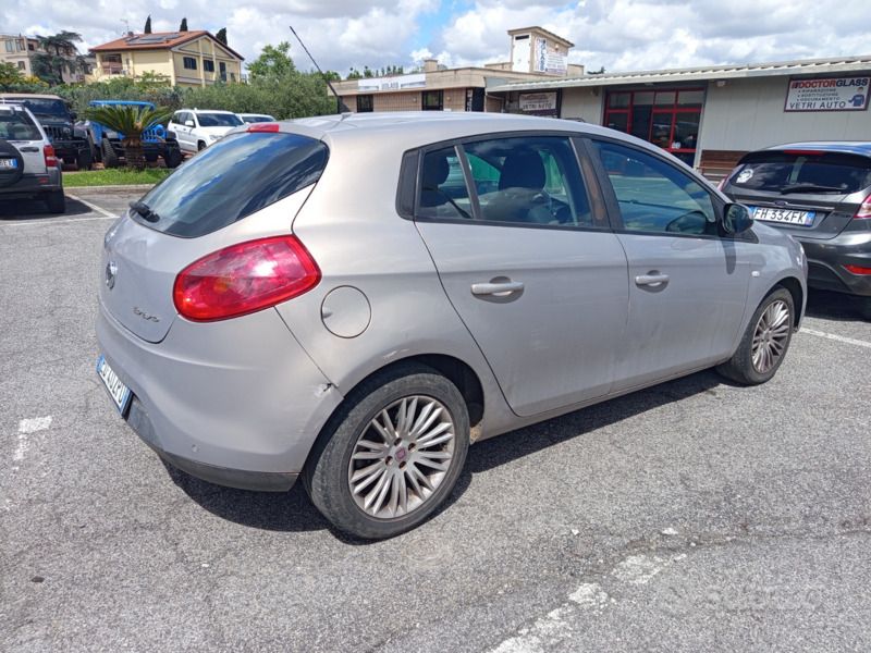 Usata Fiat Bravo 105 CV (77 kW) 2010 Grigio Utilitaria