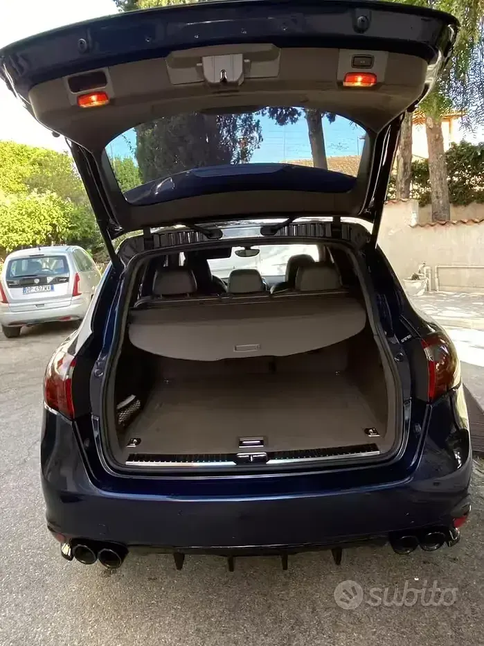 Usata Porsche Cayenne 245 CV (180 kW) 2012 Bluazzurro SUV