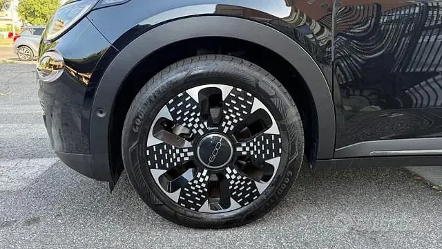 Usata Fiat 600 La Prima 110 CV (80 kW) 2025 Nero metallizzato SUV