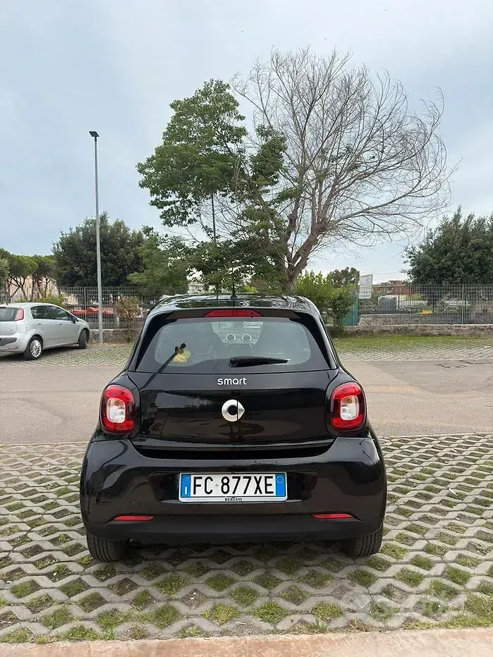 Usata Smart ForFour 71 CV (52 kW) 2016 Nero Utilitaria
